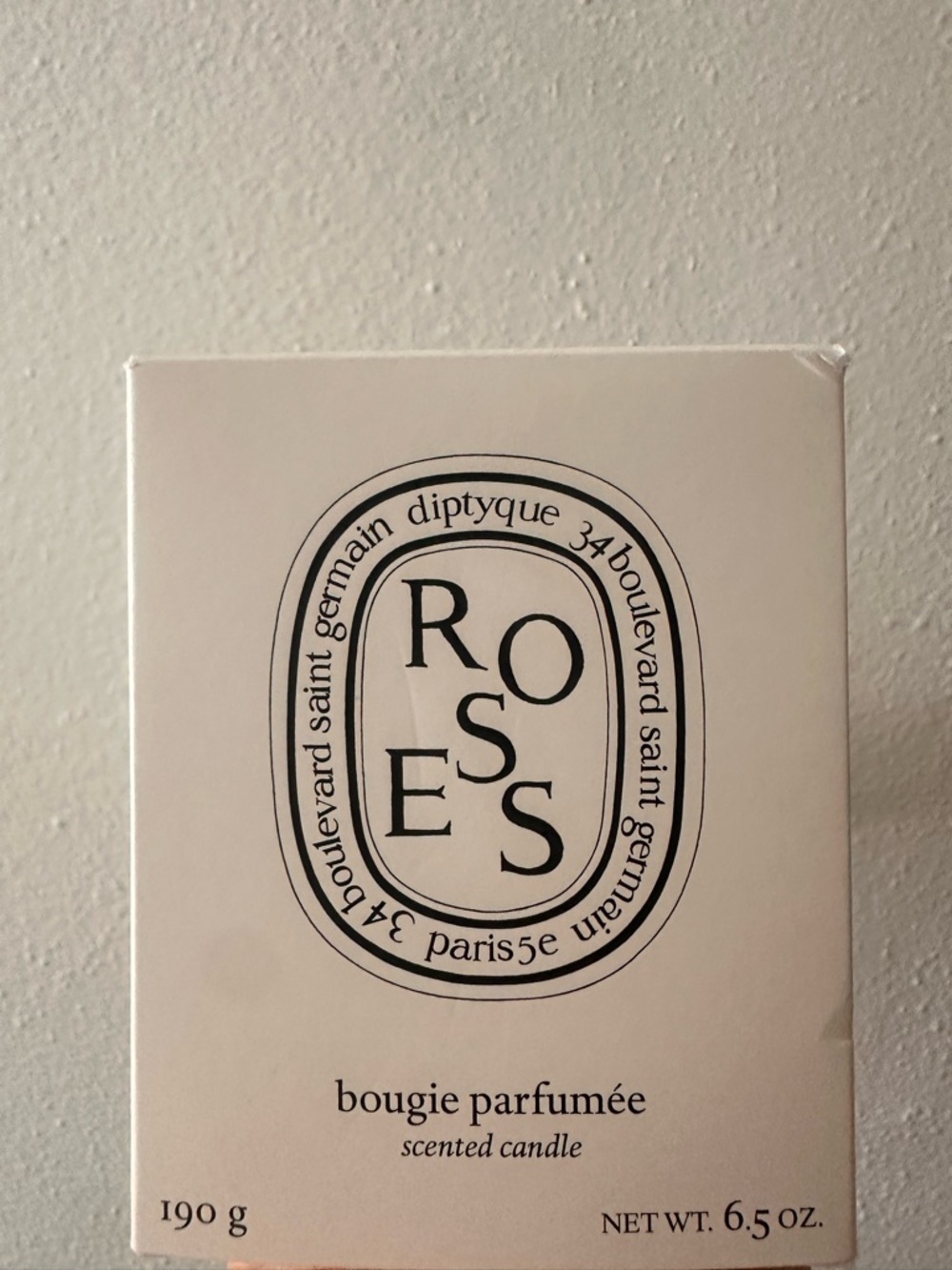 ROSES
Classic Candle
The herbarium of flowers
